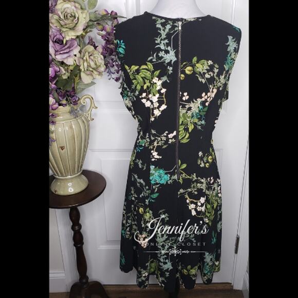Julian Taylor Women's Black Floral Keyhole Fit & Flare Dress Size 16 - Picture 6 of 12